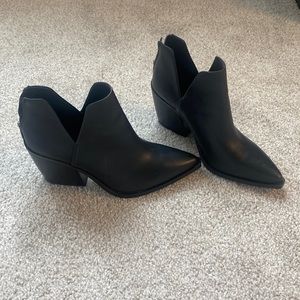 Vince Camuto Gigietta Black Leather Booties, Size 9.5